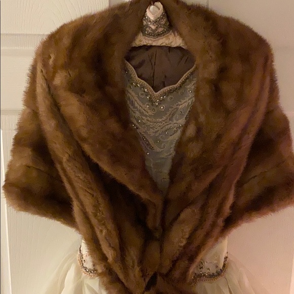Vintage fur set: matching stole, hat & muff - Picture 4 of 7